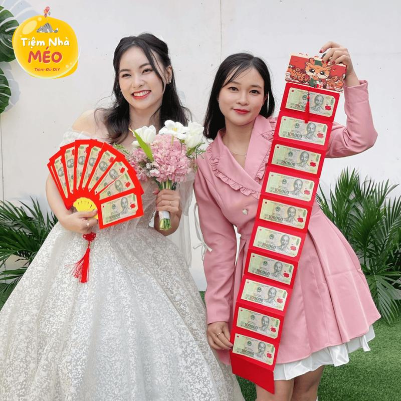 Bao Lì Xì Đám Cưới Mẫu Mới Xoè Quạt Độc Lạ Gấp Gọn 10 Ngăn Quà Tặng Bất Ngờ Mừng Hạnh Phúc Vợ Chồng - Phu Thê