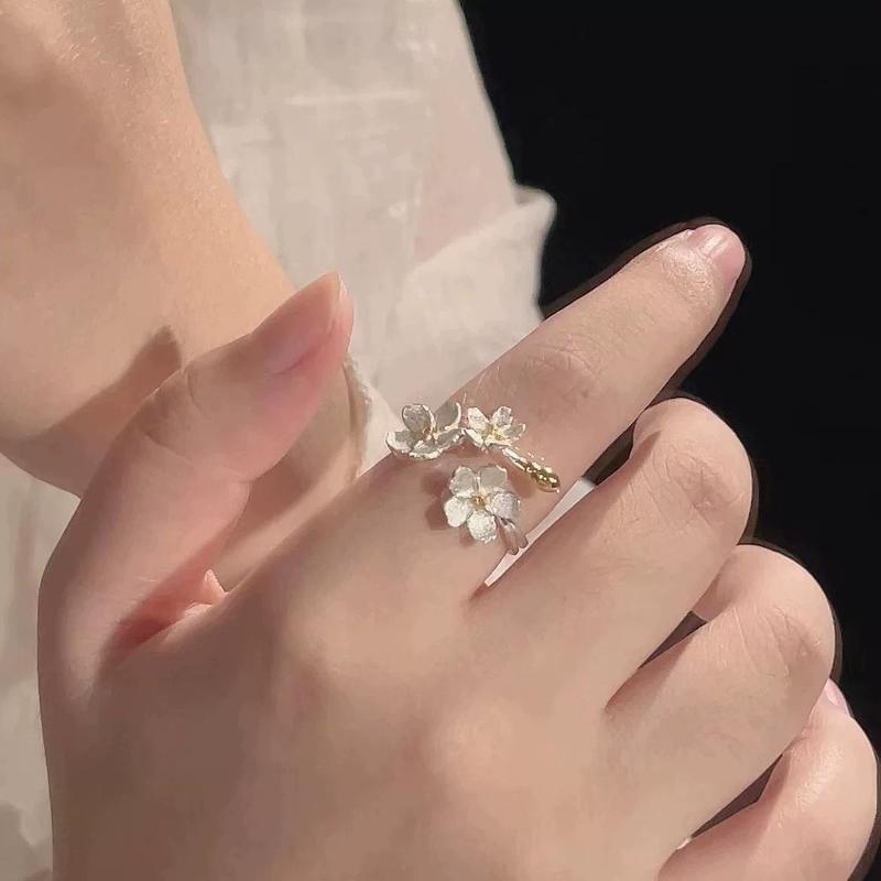 Product Introduction of Blossoms resembling Jinshan camellia, best friend pairing ring, niche design, light luxury, simple temperament, adjustable ring opening 3