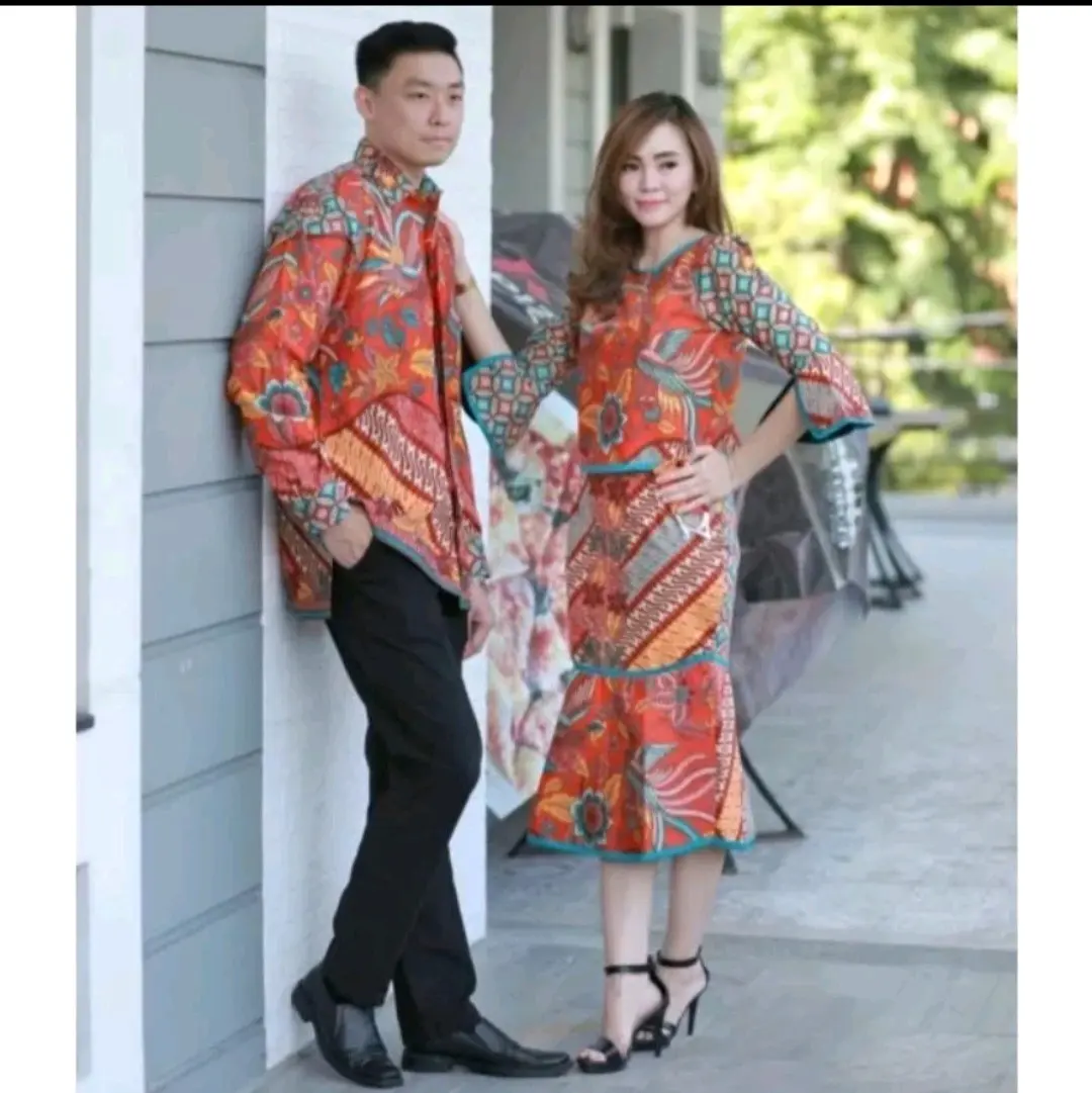 COUPLE KEMEJA DAN SETELAN BLUS + ROK Baju Pasangan