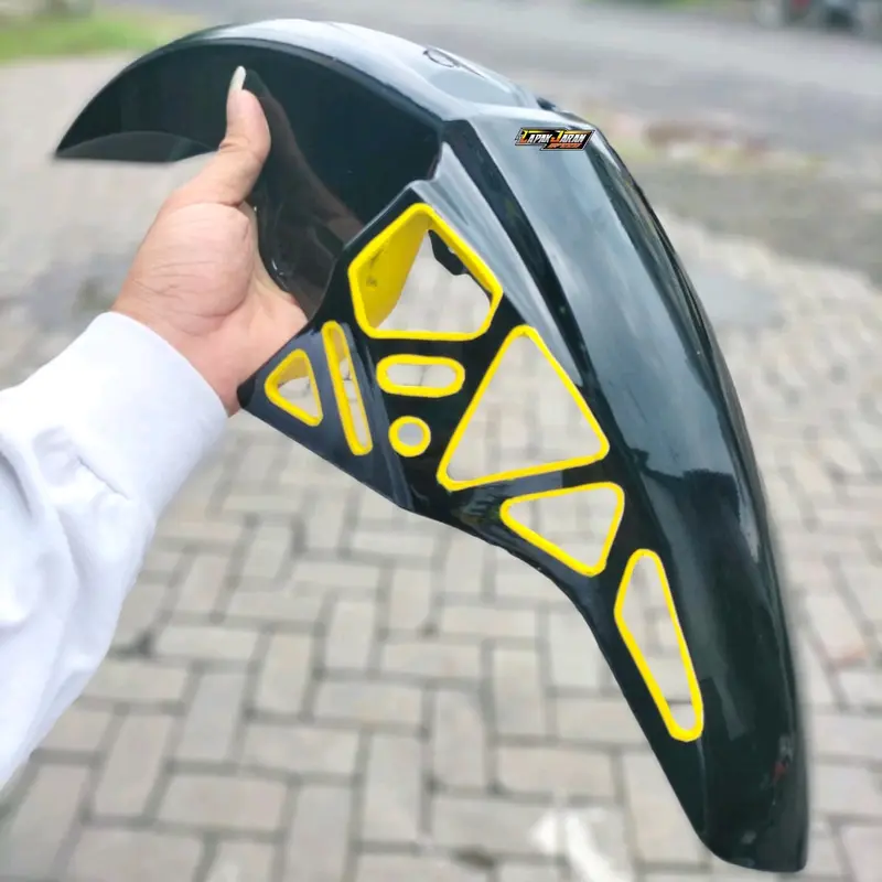 Spakbor depan cs1 coak hitam lis kuning 0