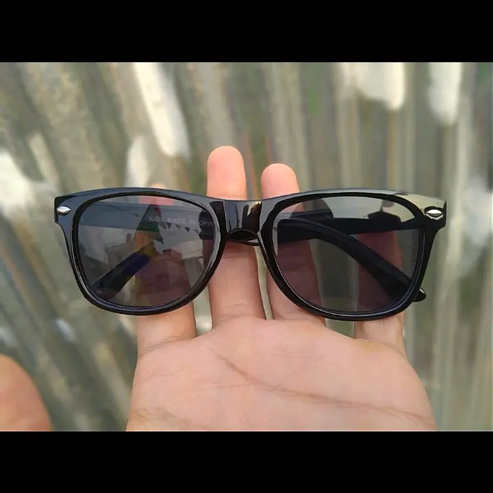 Kacamata Hitam Anak