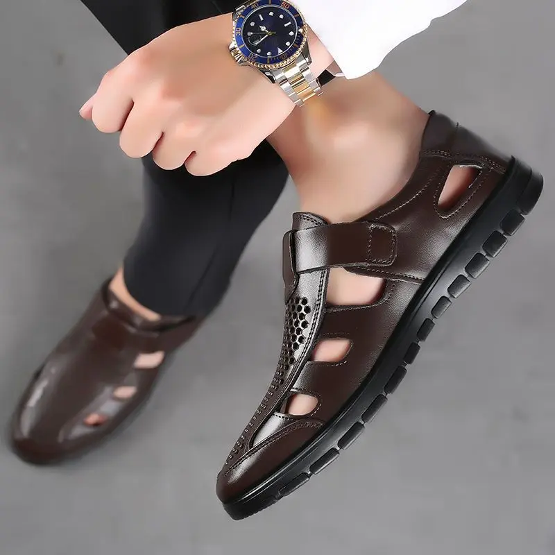 Sandals Men's Casual Shoes New Men's Sandals Soft Leather Non-Slip Middle-Aged People Dad Shoes Slip-on Beach Shoes