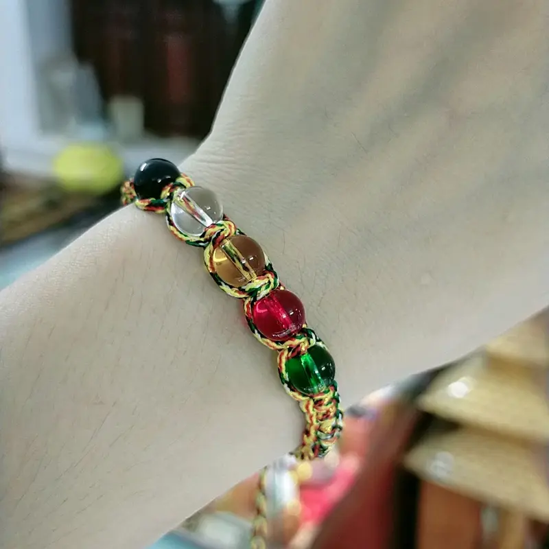 Vòng ngũ sắc phong thủy mới 0