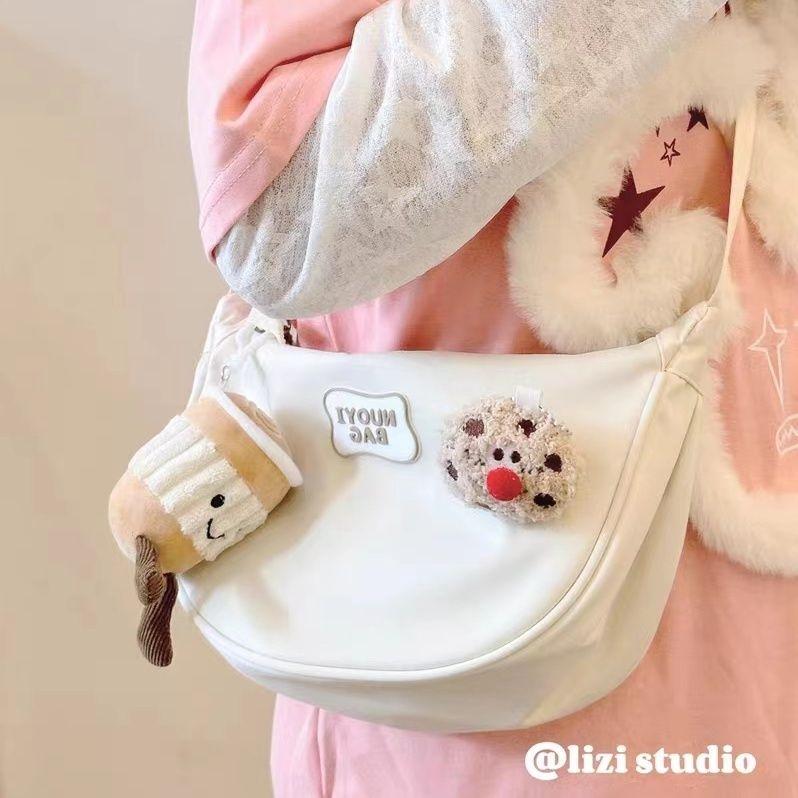 Product Introduction of Ethnic Style Messenger Bag Underarm Bag Selenodont Bag Dumpling Bag Large Capacity Japanese and Korean Style 2024 New Casual 17