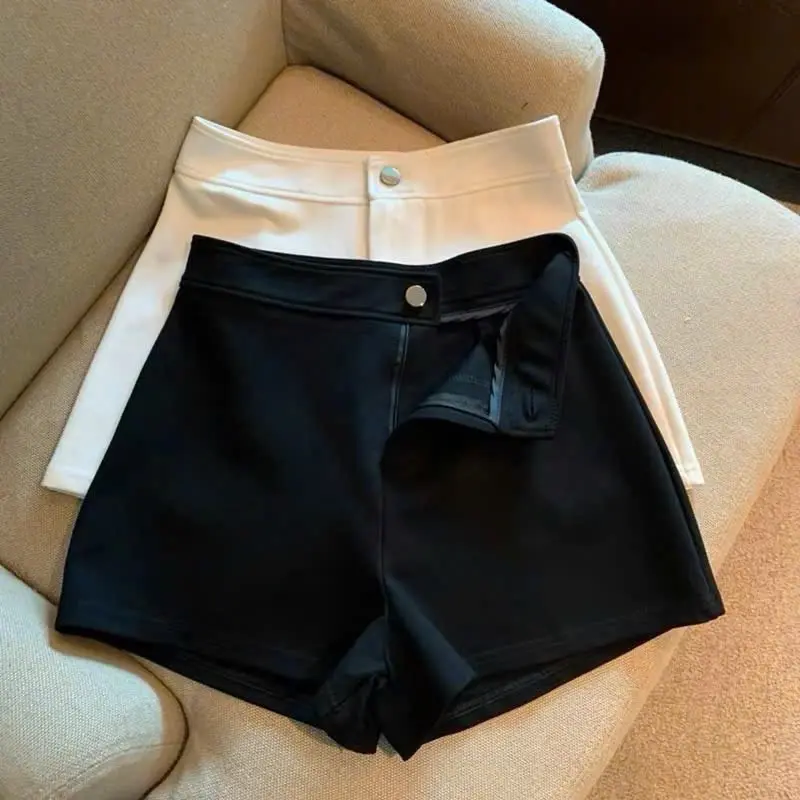 Quần shorts nữ cạp cao dáng ngắn có túi sau lưng cao màu đen trắng có quần dùi bảo hộ 3