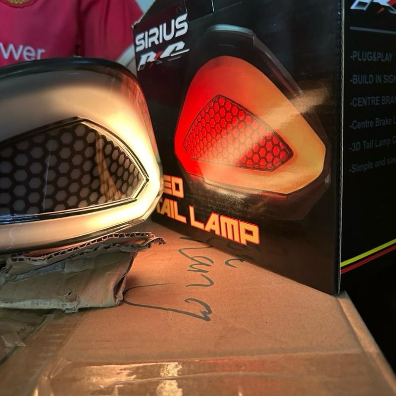 ￼Đèn hậu Dyno Sirius xăng cơ chỉnh màu 4
