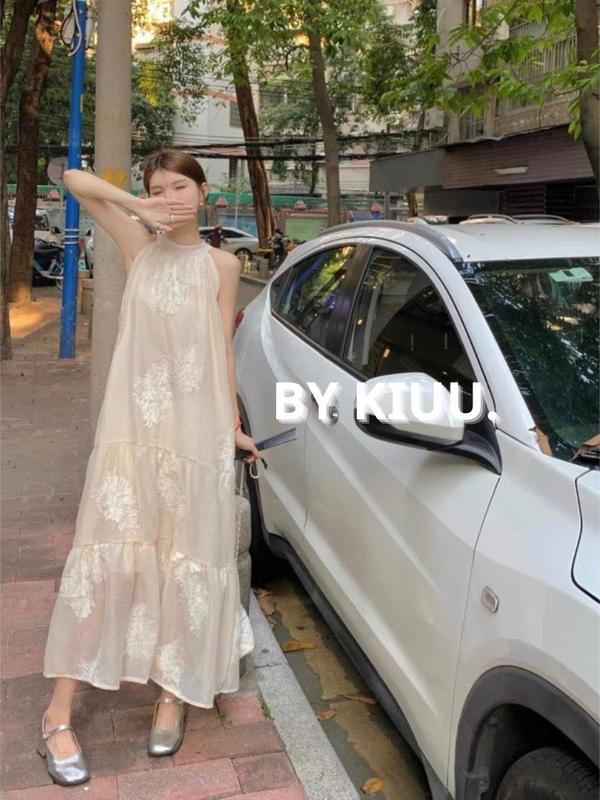 Váy Yếm Maxi Đi Biển Thắt Nơ Cổ Điệu Đà Chất Voan Mềm Thêu Hoa