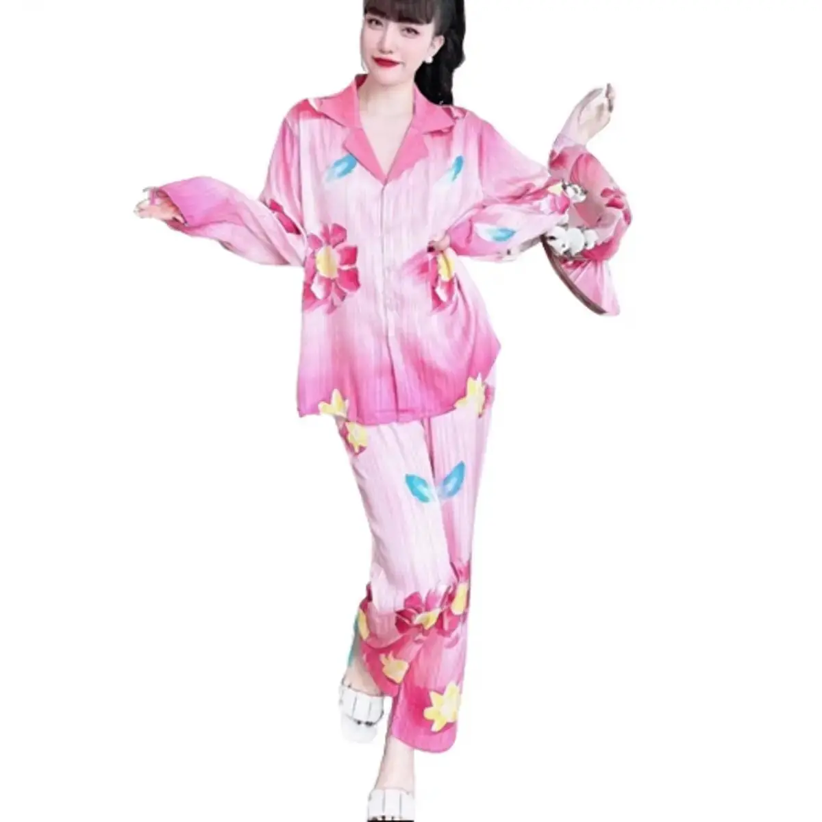 Đồ Bộ Vải Lụa Xước Mềm Mát Big_Size 50_70 KÍ Của Nữ Hình Hoa Hồng Áo Tay Dài quần Dài