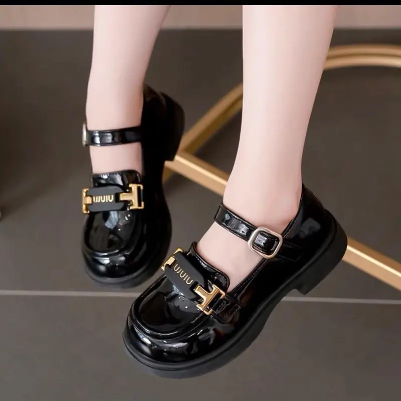 Giày Búp Bê Khoá MM(Phom Chuẩn ) Da Bóng Mềm Đế Nhẹ Dành Cho Bé Gái Từ 26-37 Mũi Tròn Quai Dán Dành Cho Mọi LứA Tuổi 2 màu Đen Và Kem Da Bóng giày 12 0