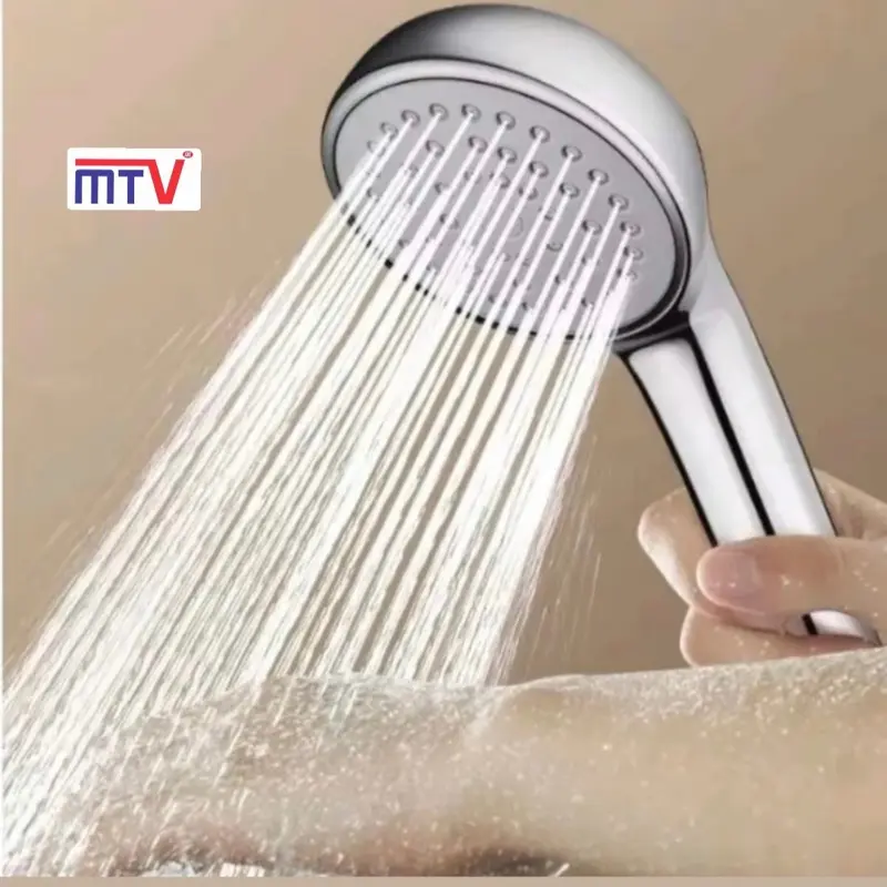 *BÁT SEN TẮM TĂNG ÁP  *Đặc điểm: là sản phẩm được ưa thích do hiệu quả tăng áp tối nhất, độ bền cao  -Kiểu dáng sang trọng chùm phun xòe rộng  -Tiết kiệm nước, dễ lắp đặt  -Bát tăng áp sản xuất bằng công nghệ tiên tiến giúp  giảm thiểu tối đa ma sát