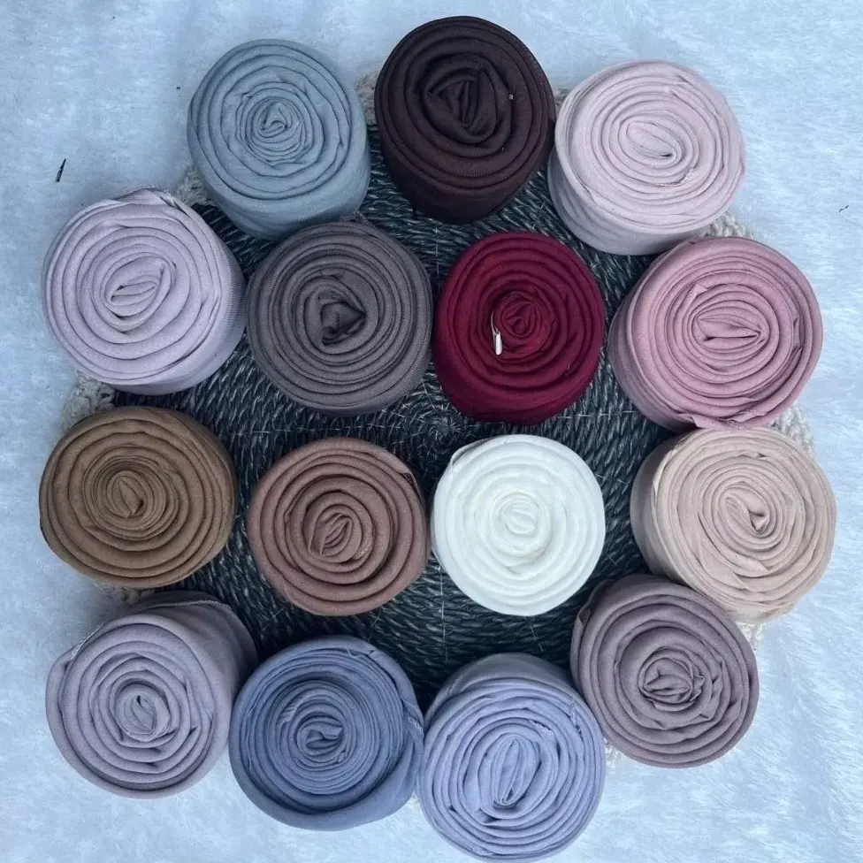 Hijab Paris Jadul / Segiempat Paris Jadul Varisha Bestseller / Paris Jadul Basic Hijab Paris Jadul / Segiempat Paris Jadul Varisha Bestseller / Paris Jadul Basic