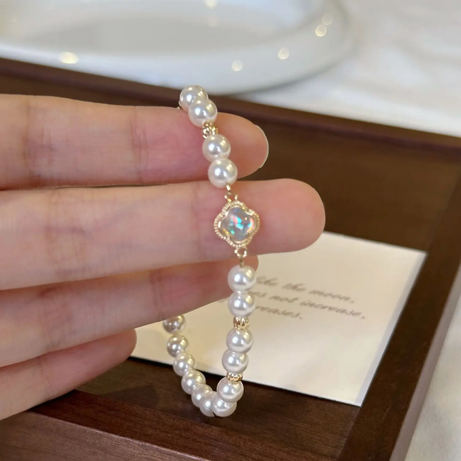 Sweet Garden French Pearl Clover Bracelet Elegant High Sense Exquisite and Versatile Bracelet Birthday Gift
