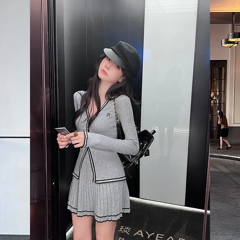 CQ Chic - [two-piece ]Autumn clothes  lady  with a set of small fragrance style knitted suit pleated skirt two-piece set early new women's clog [3417]