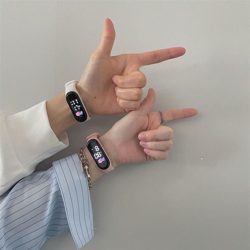 Product Introduction of Trendy Cool Luminous Waterproof Electronic Watch for Middle and High School Students 3