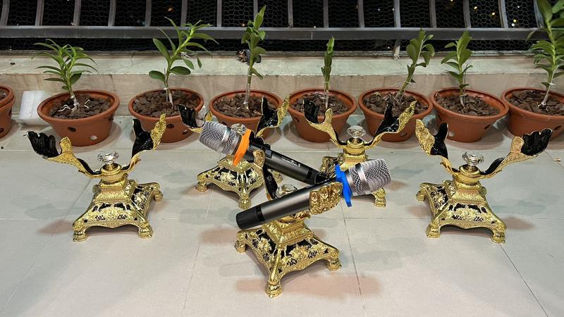 Product Introduction of Giá để tay micro cao cấp mạ vàng chuyên nghiệp 7