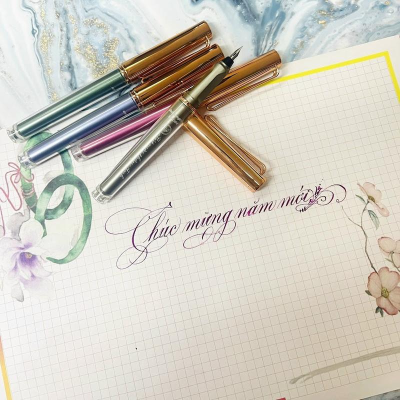  Bút luyện chữ đẹp ngòi lá tre cao cấp - Bút mài thầy Ánh ngòi kim tinh lá tre Sh 084   lưu ý dùng  mực pelikan trên shop để mực dều nhé  