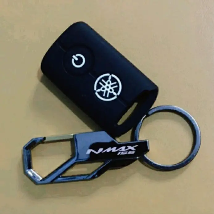 Paket Gantungan Kunci Logo Nmax dan Silicon Remot Nmax 2020-2024