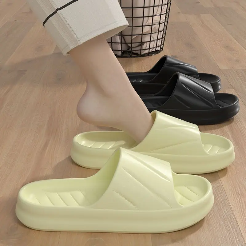 [ 38K Repeat Customers] In Stock Low Price Slippers For Women Summer Outdoor Thick Sole Home Use Men Non-Stinky Soft Sole Super Soft Summer Slippers