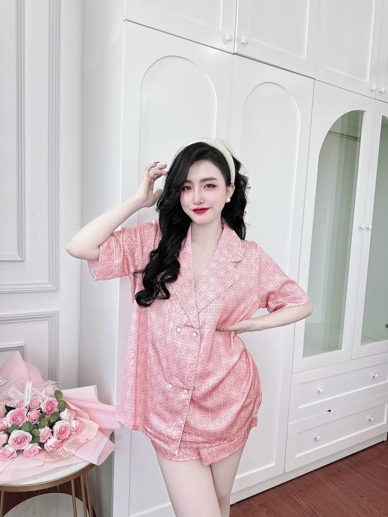 Product Introduction of Đồ bộ đùi lụa Latin fom vest 4 cúc bọc - size dưới 70kg  Women 2