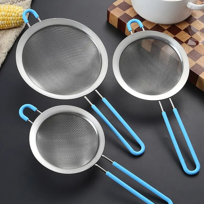 Non-slip silicone handle, stainless steel handle, compass flour sieve, sugar powder sieve, manual strainer, sieve, oil separation, milk tea