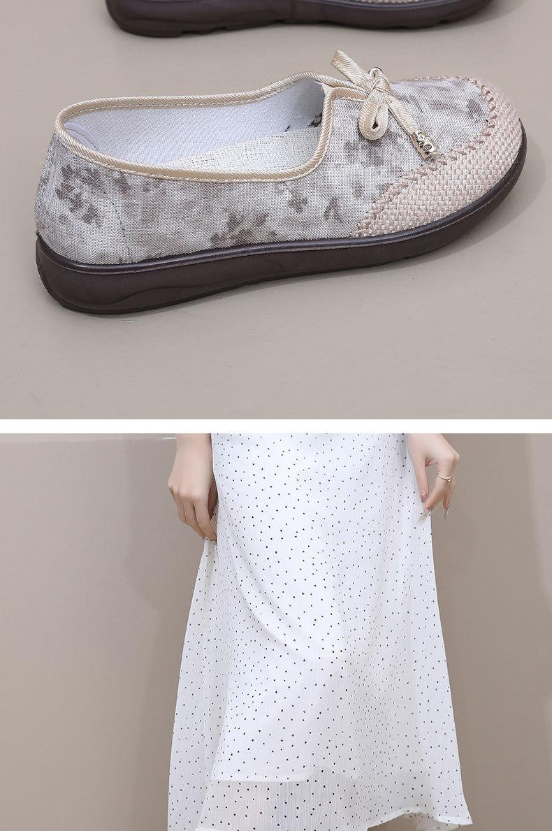 Product Introduction of Women's New Versatile Shoes for Spring and Autumn, Ethnic Style Embroidered Slip-On Cloth Shoes, Hanfu Shoes for Women, Casual Shoes for Moms 21