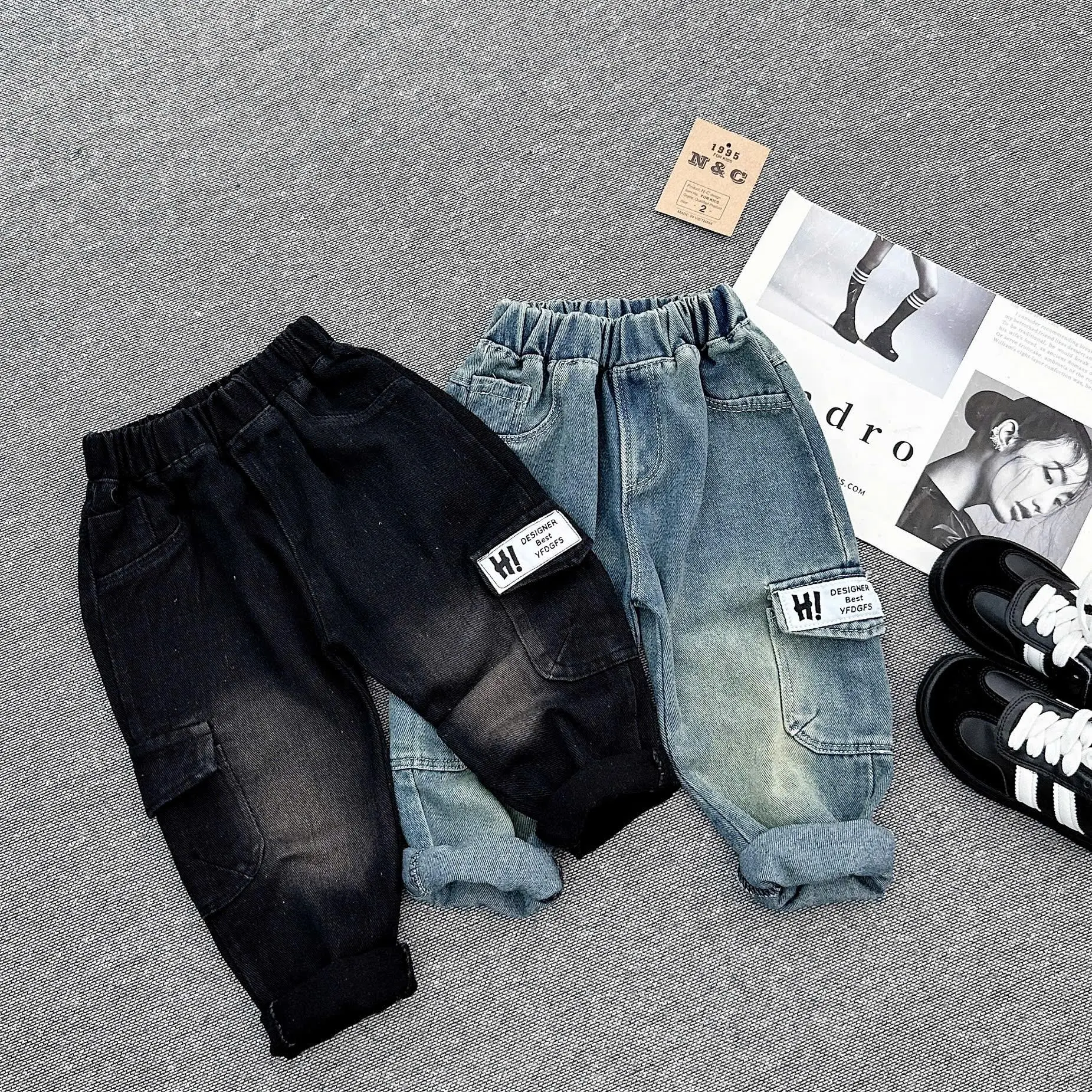 [HI] Quần Jean chất mềm kết hợp túi hộp cho bé. Có size 9-27kg