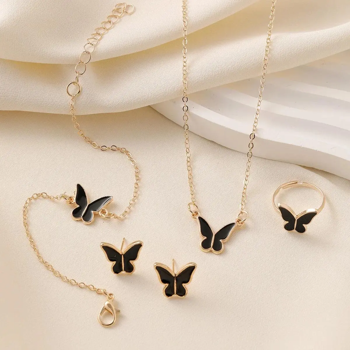 Butterfly Drop Glazed Necklace Exquisite Simple Fashion Collarbone Chain Temperament Necklace Earrings Rings Jewelry Sets
