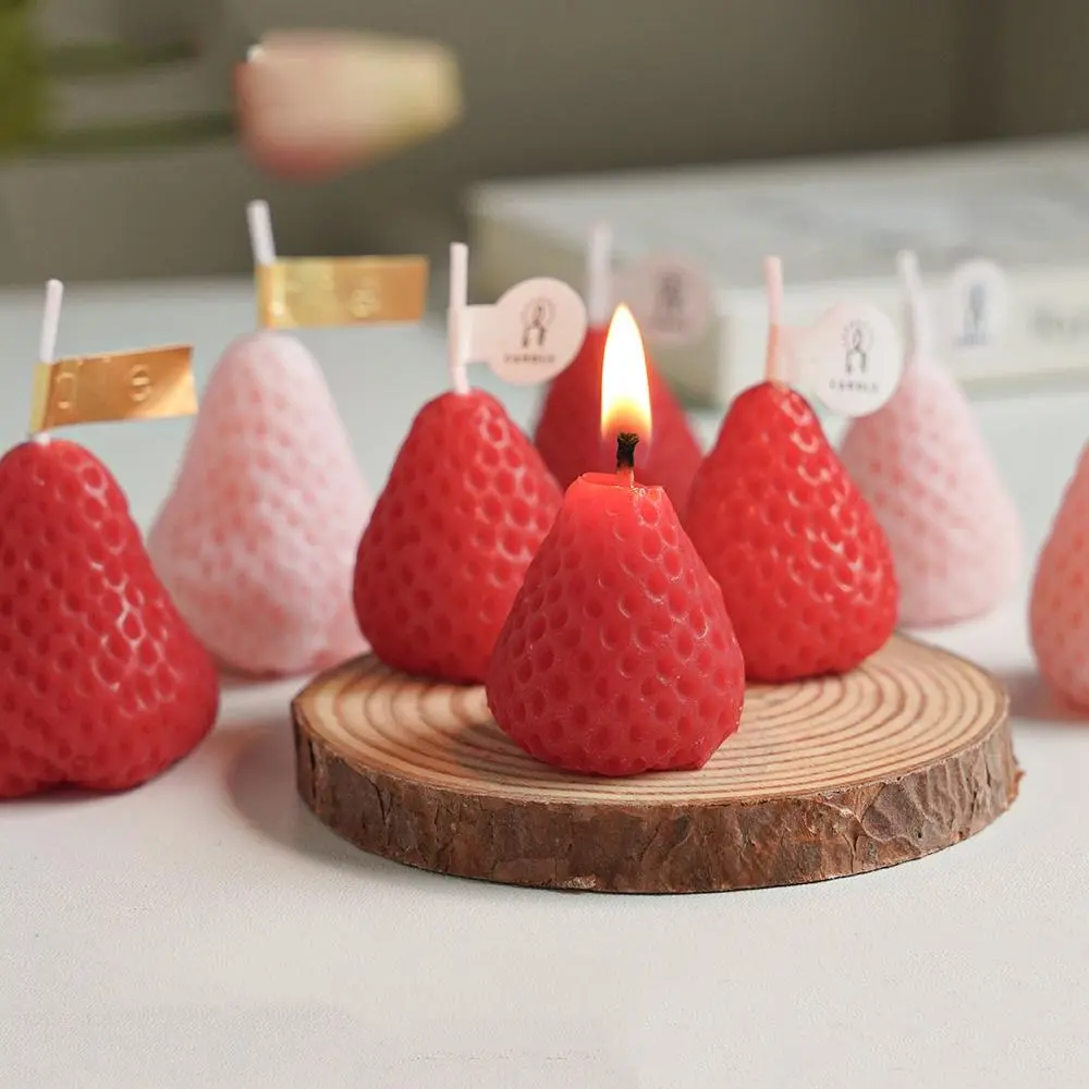 Strawberry Shaped Scented Candle, 4 Counts Creative Simulated Strawberry Aromatherapy Candle, Decorative Ornament for Home Living Room Bedroom