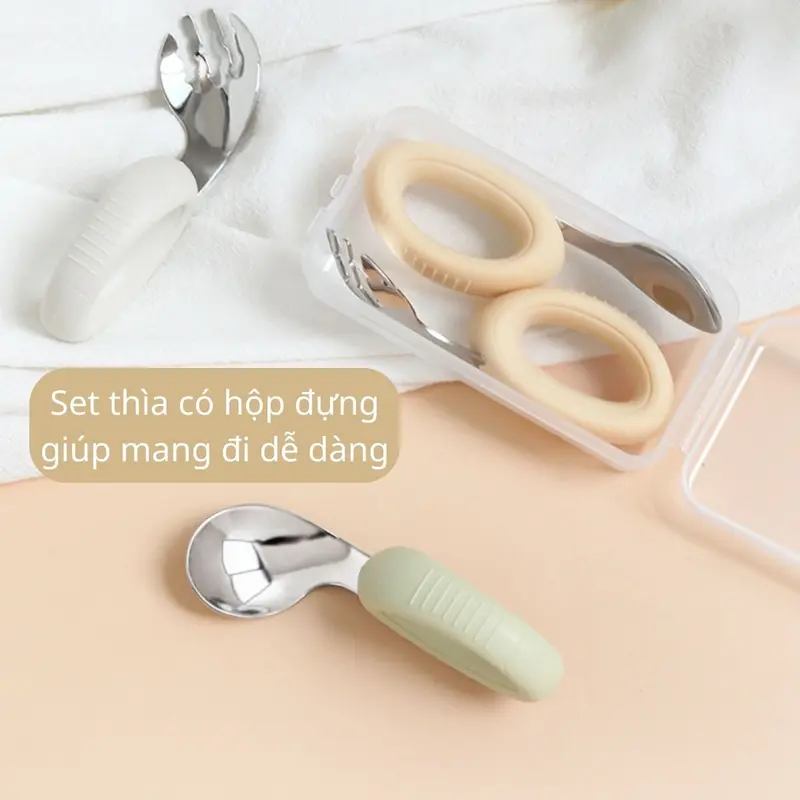 Set Thìa Tập Xúc Cong An Toàn Cho Bé, Đầu Thìa Dĩa Cong, Tay Cầm Silicone Cao Cấp, Dùng Được Trong Máy Rửa Bát 6