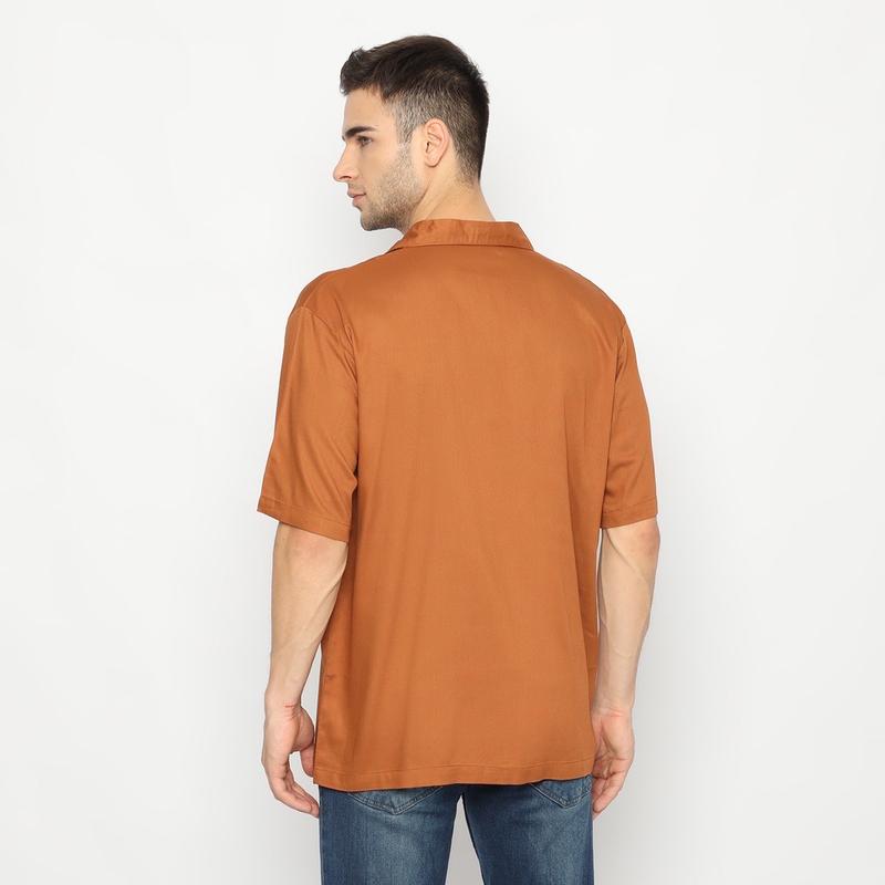 Product Introduction of Kemeja Rayon Twill Pria Lengan Pendek Oversize Polos Casual Katun arkline polo elegan Pas 3