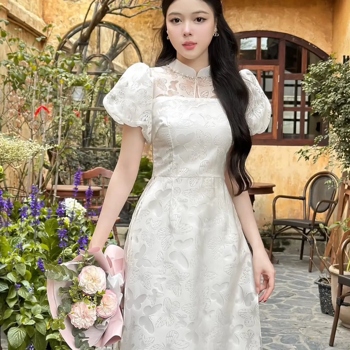 Áo dài cách tân tay bồng tơ xinh