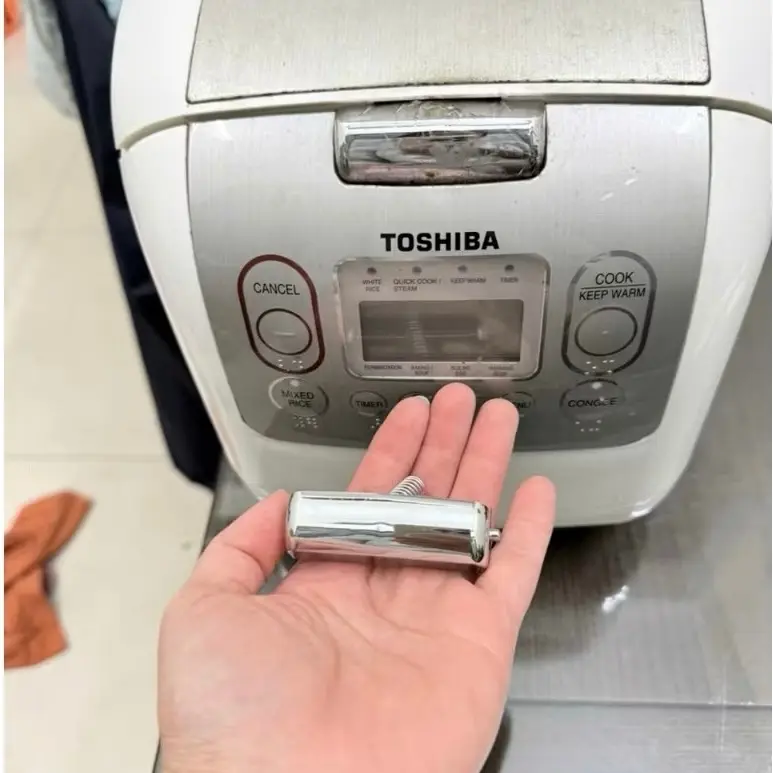 Lẫy Khóa Nắp Nồi Cơm Điện RC-10NMF & RC-18NMF & RC-18NTFV
