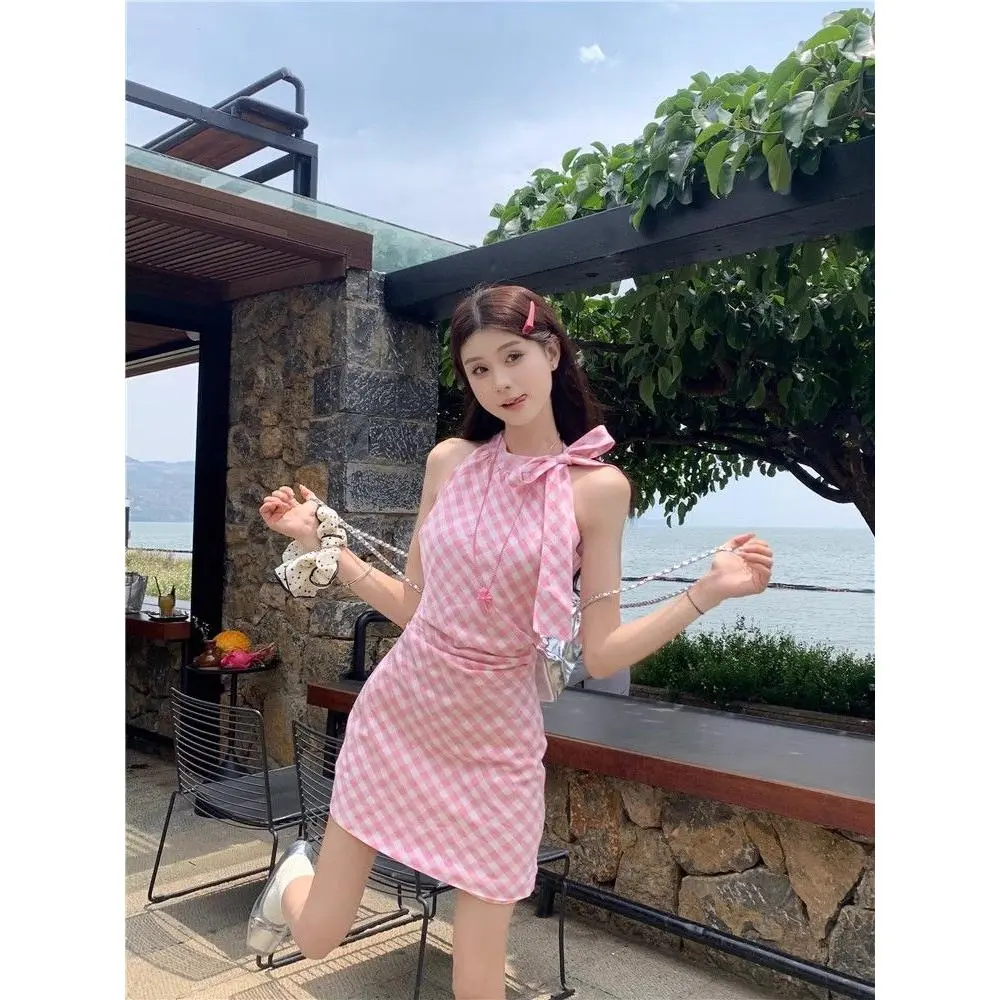 Niche Bow Lace-up Halterneck Hip Skirt Sweet Hot Girl Pink Plaid Dress Women's Clothing Summer 2024 New Clothing Sweetheart Dress