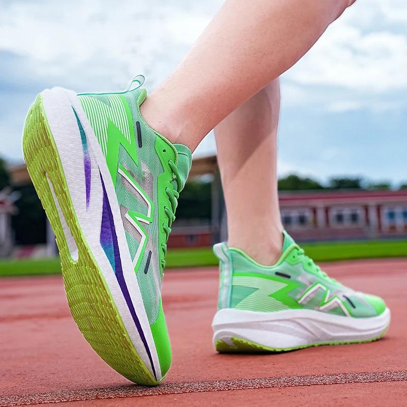 Low MOQ  Custom Men Lightweight Casual Sports Shoes Blank Mesh Breathable Women Fashion Running Walking Sneakers Runner Trainers_voghion.com