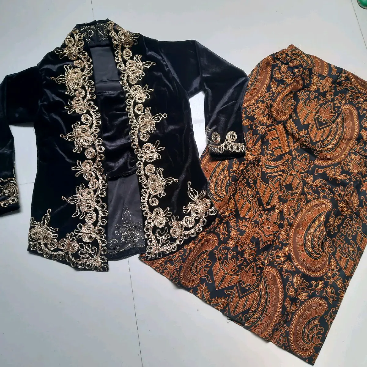 Set Kebaya Kutubaru Bludru Cornely anak