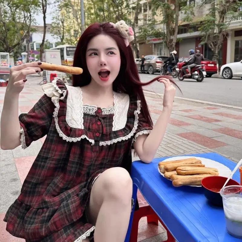 Sét đũi dạ kẻ đỏ bánh bèo 3 cúc kèm nơ sẵn 2 kiểu cộc , dài hàng qccc
