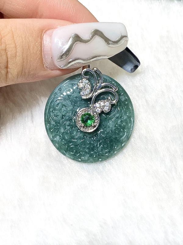 Mặt Dây Chuyền Đá Ngọc Lam loại A, Điêu Khắc Bề Mặt, Có Móc Sẵn