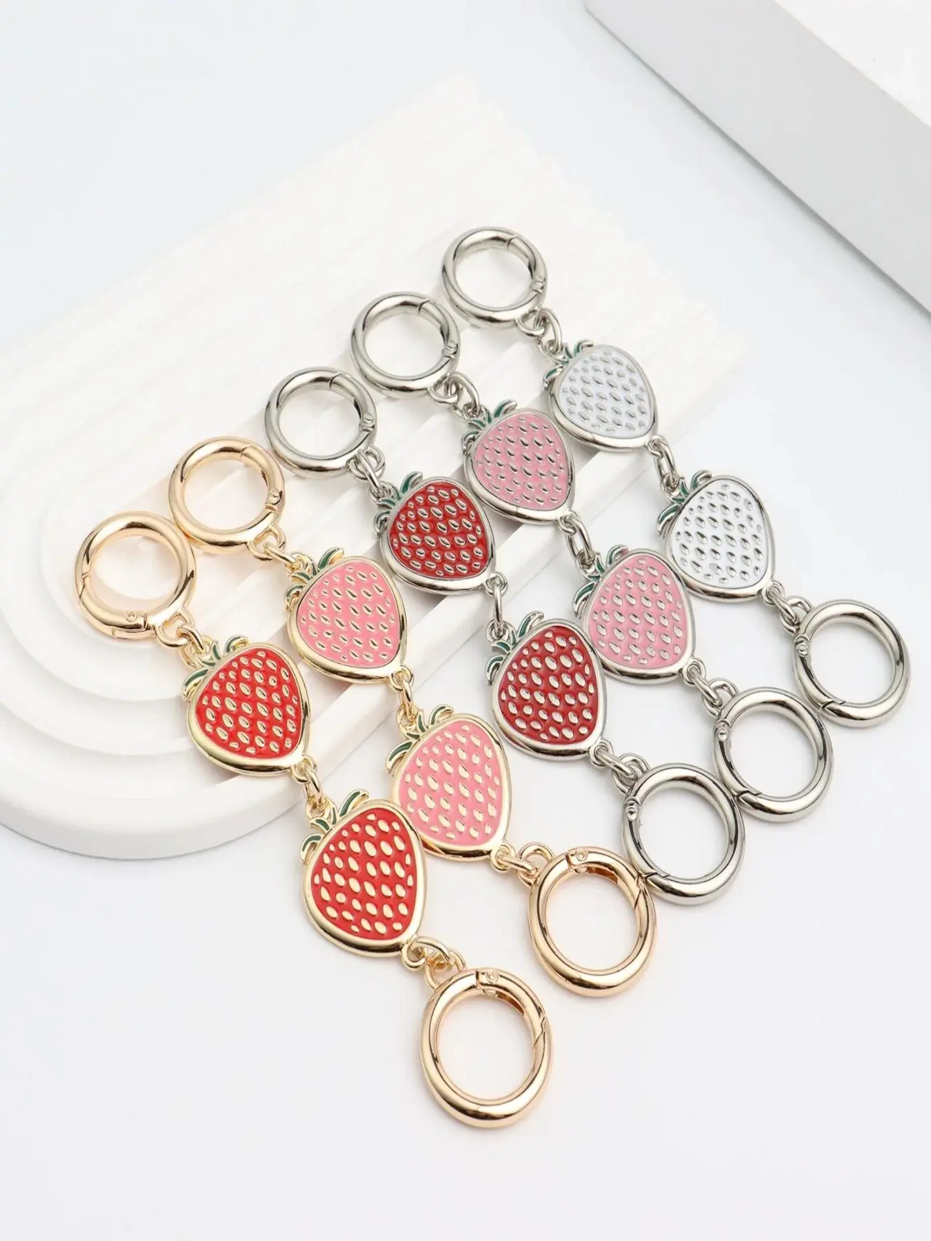 Strawberry Design Bag Chain, Fashionable Bag Charm for Women's Handbag, Trendy All-match & Exquisite Bag Charm for Birthday Gift