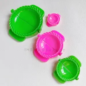 Cetakan pastel / cetakan pangsit ada 4 Ukuran Plastik