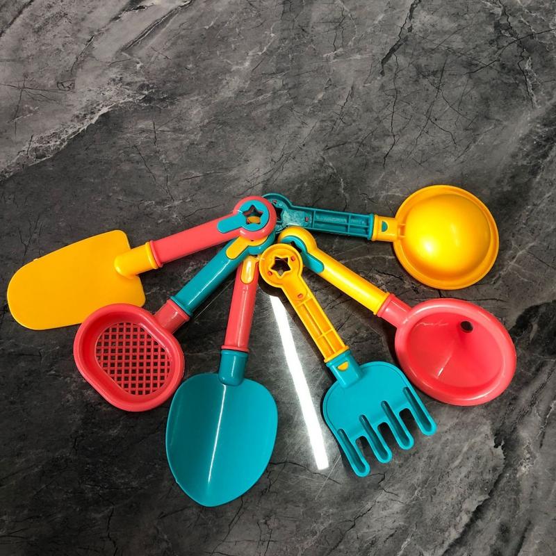 Product Introduction of Creative Multicolor Beach Toys Set Sand Mold Watering Kettle Sand Toy Bucket Shovel Outdoor Game Digging Sand Kit Gift 21