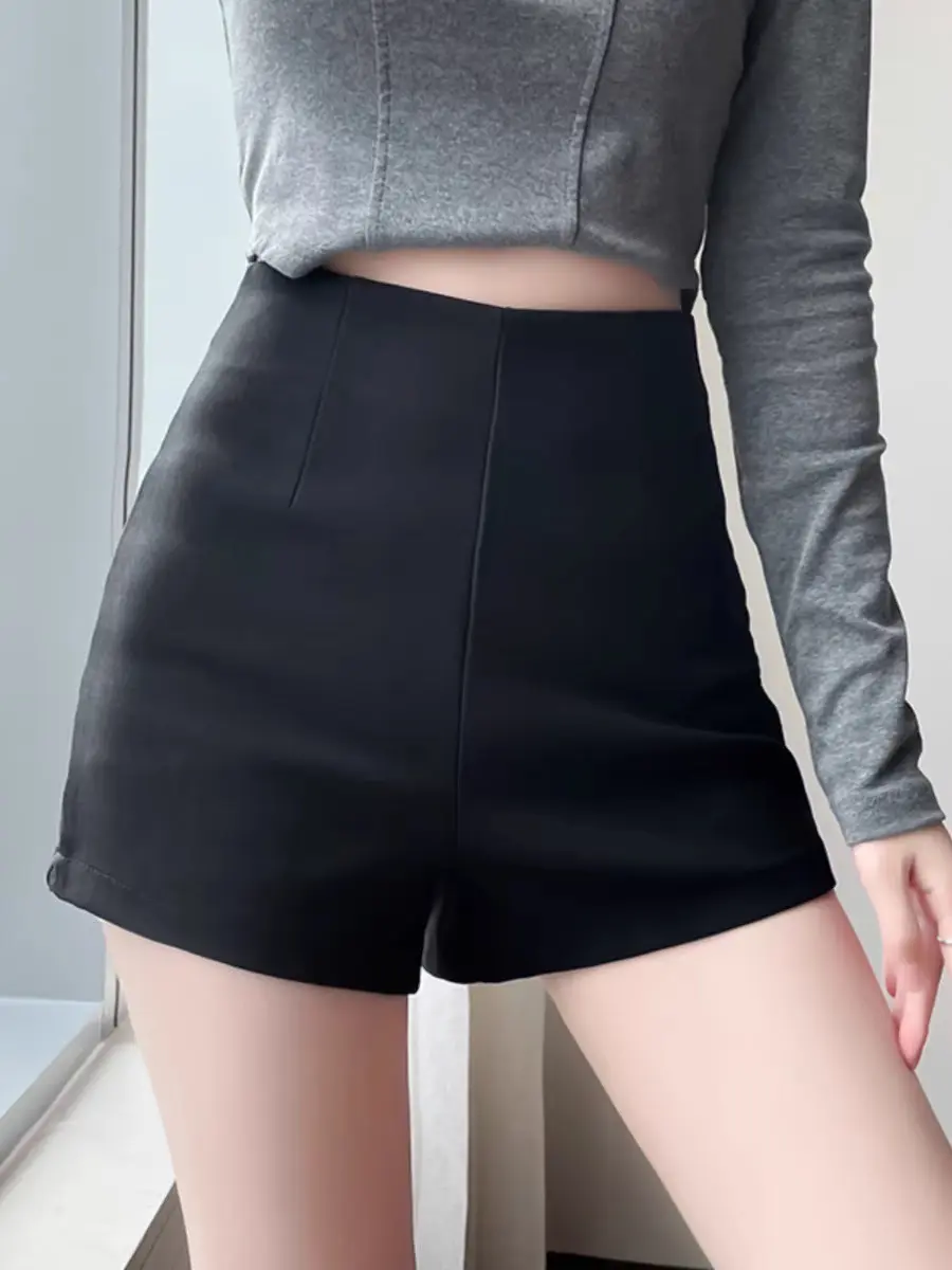 Quần short kéo khoá sau, size SML, sẵn đen Women