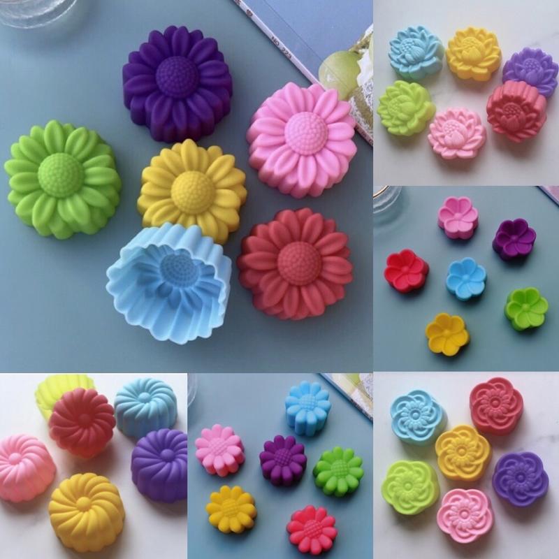 HCM-SET 5 KHUÔN SILICON 5CM LÀM BÁNH DA LỢN, CUPCAKE, RAU CÂU, BÁNH CHUỐI HÌNH HOA CÚC, HOA HỒNG, HOA SEN, HƯỚNG DƯƠNG BỘI SHOP