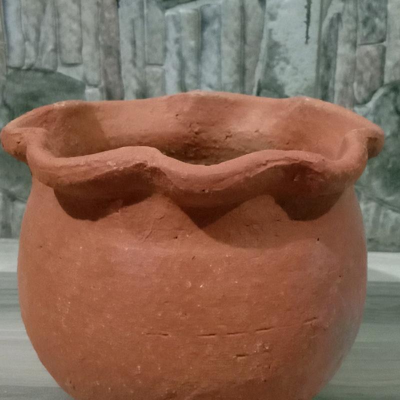 pot bunga melengkung (gerabah) 2