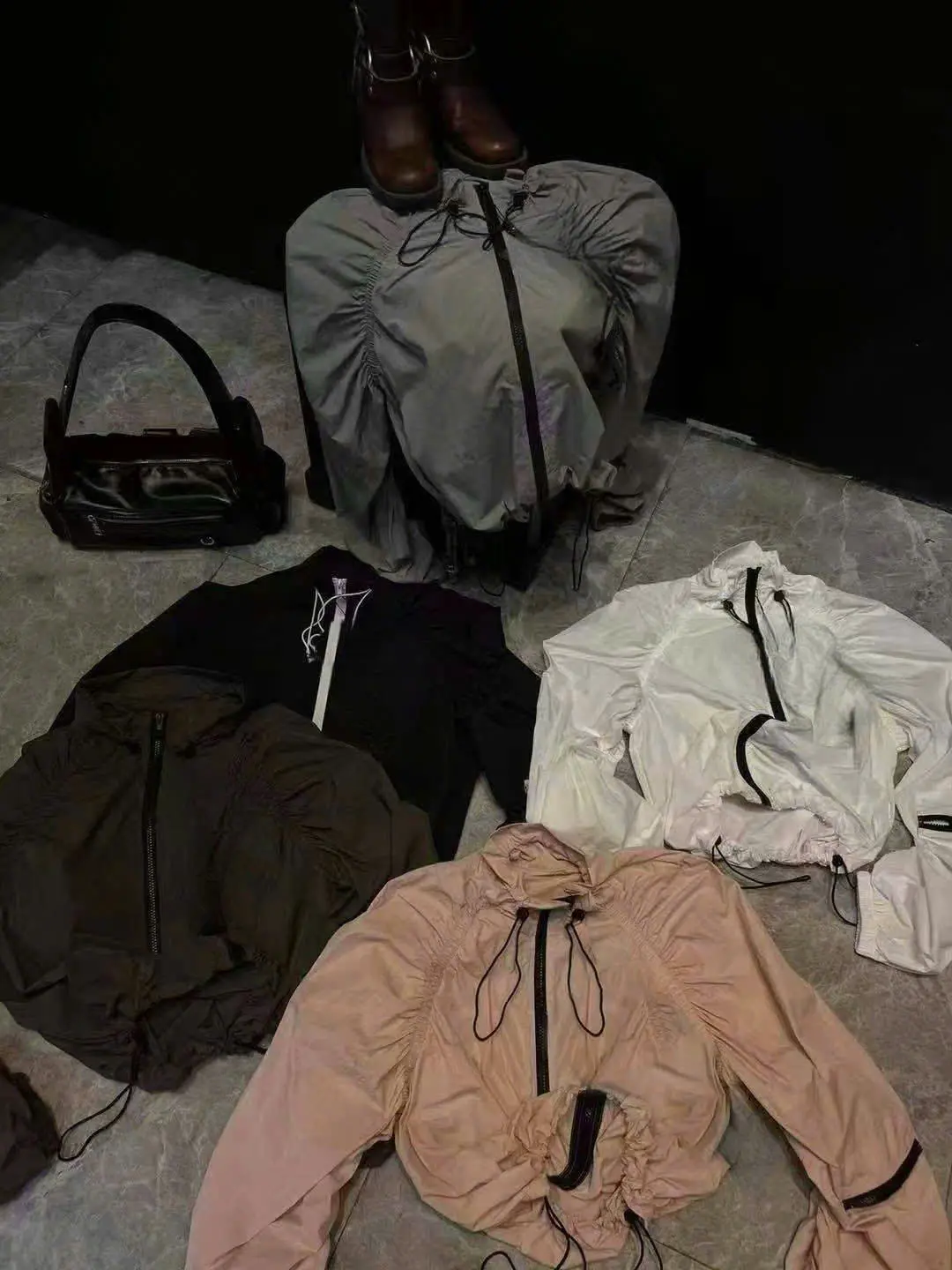 (AK05) Áo gió dây rút dúm viền tay khóa đen MAIDO TRENDY áo đẹp sang chảnh