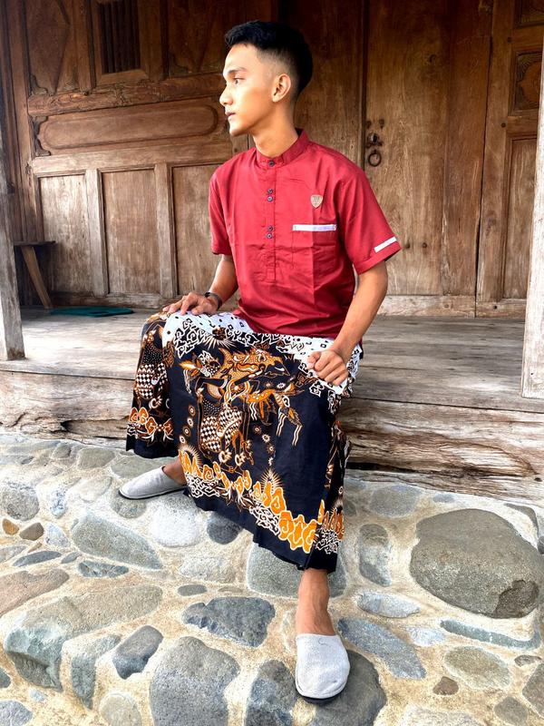 SARUNG CELANA BATIK GUNUNGAN AKSARA SARUNG DEWASA Katun Bunga Hitam Motif Pria Muslim Santri Pekalongan sarung pria dewasa celana  sarung 8