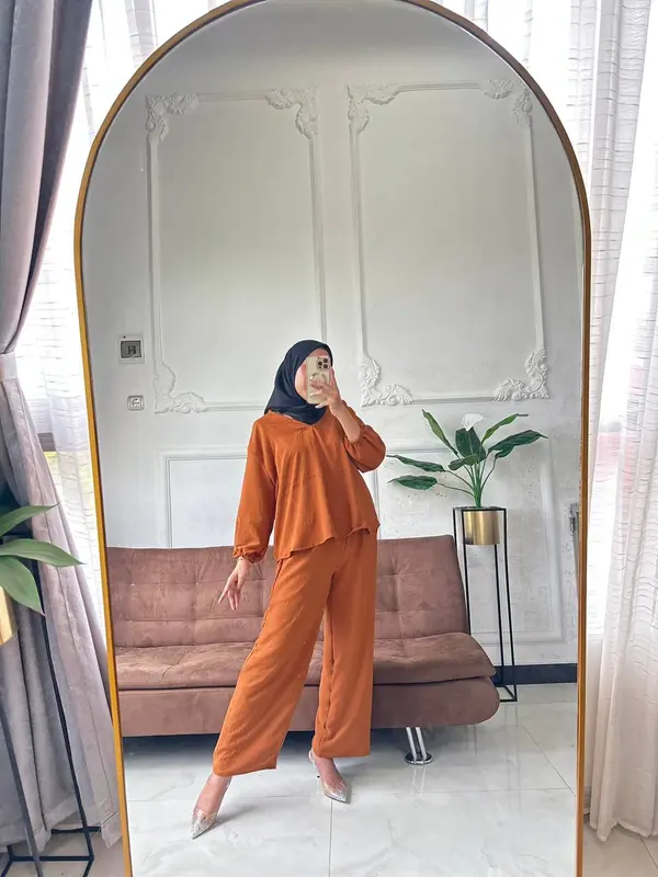 Betha One Set Crincle Airflow Premium / Setelan Kantor / Baju Setelan Wanita V Neck Atasan Bawahan Celana Kulot Panjang 4