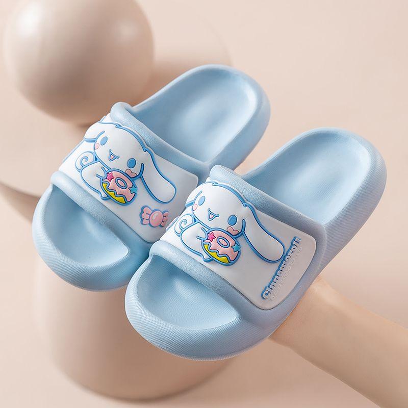 Dép Đi Trong Nhà Trẻ Em, Sanrio Siêu Mềm Và Dễ Thương, Hàng Mới Về 2024, Thích Hợp Cho Mùa Hè, Thiết Kế Dễ Thương Cho Bé Gái, Dép Xăng Đan Bé Gái Chống Trượt Khi Tắm, Cảm Giác Đi Bộ Trên Mặt Đất 4