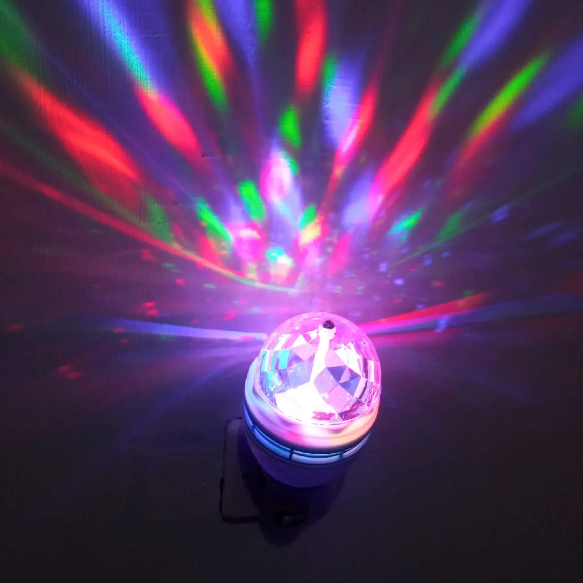 Lampu disco rainbow berputar