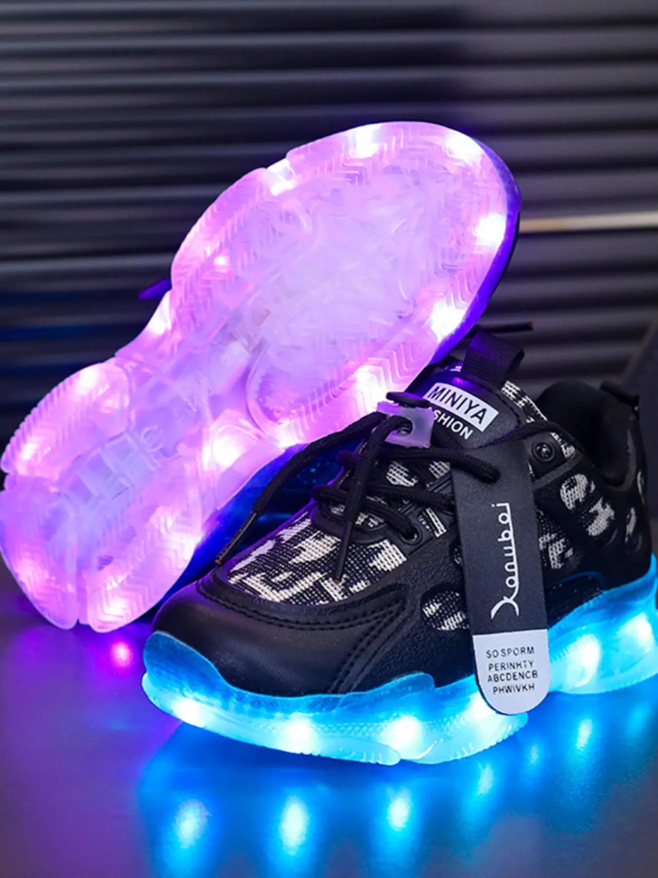 USB Rechargeable LED Light Up Sneakers, Fashionable Breathable Sneakers for Boys & Girls, Casual Sports Shoes for Daily Wear