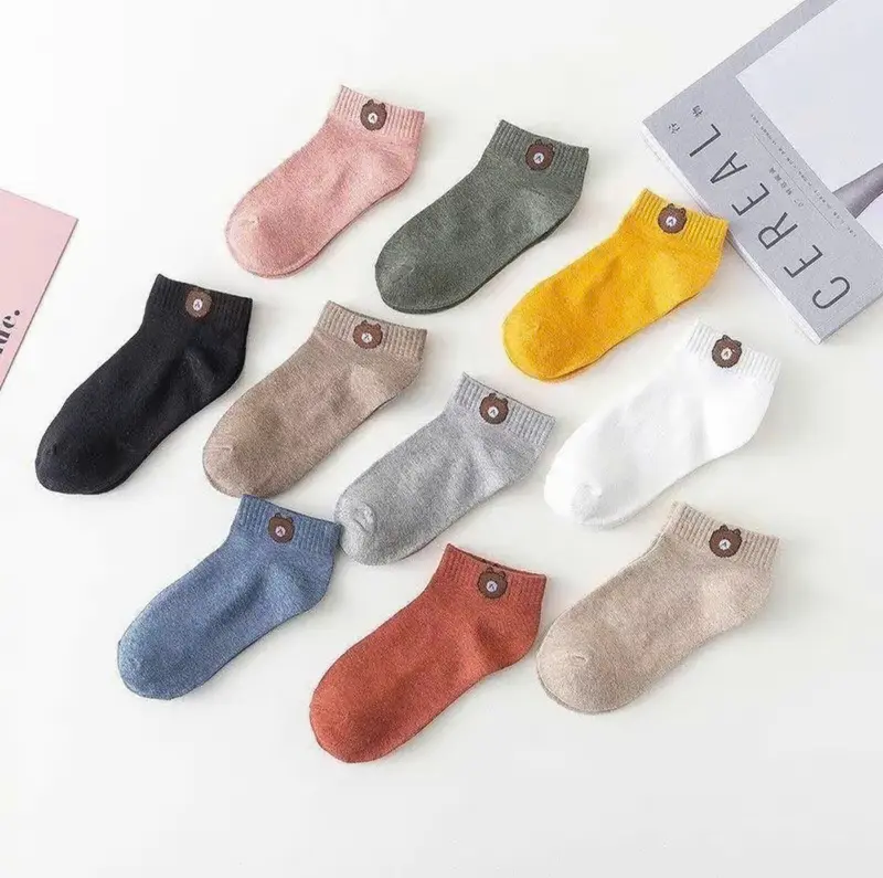 COMBO 20 đôi tất vớ nữ cổ ngắn hình gấu kute , tặng mè túi rút ,chất mềm mại , thoáng mát 1